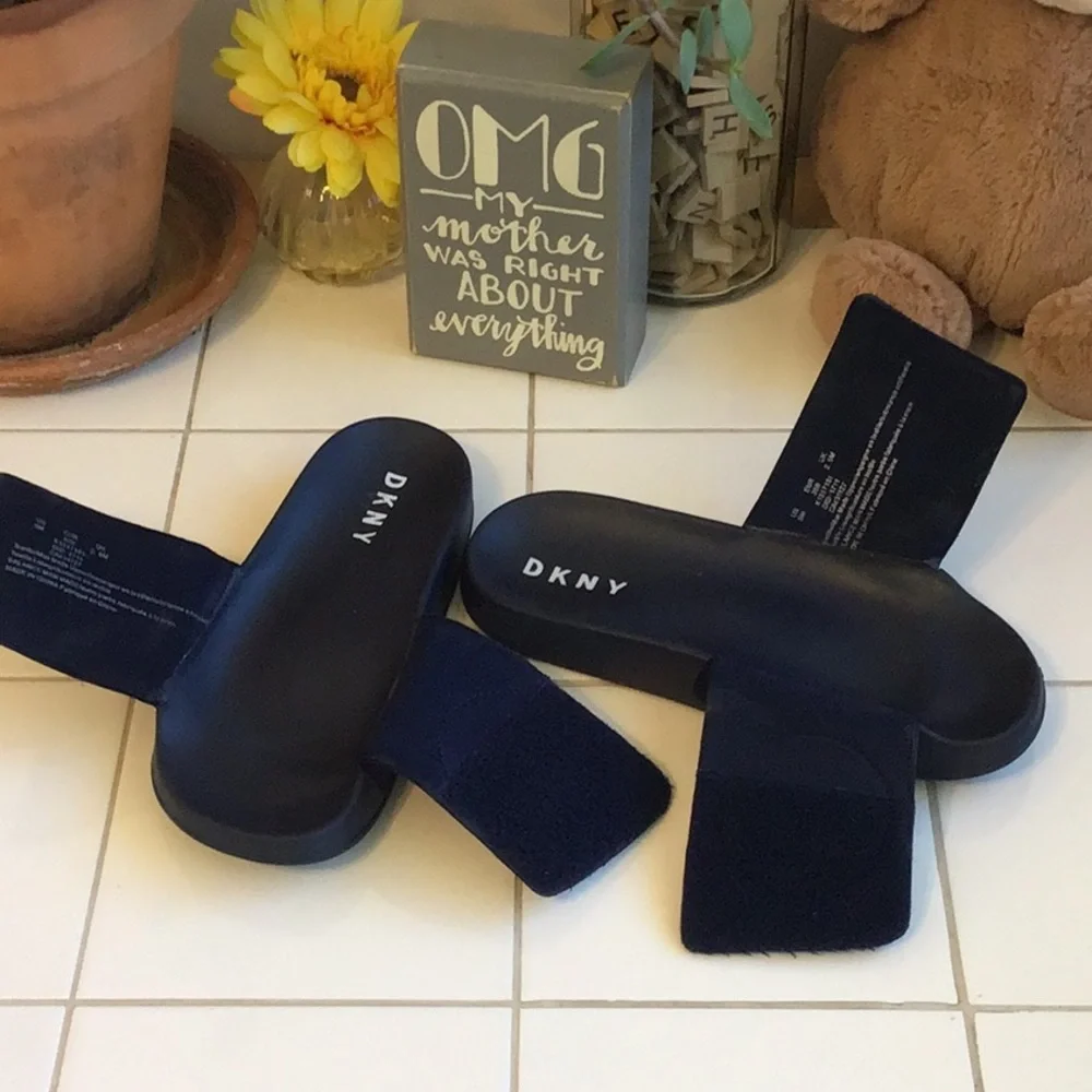 DKNY Adjustable Sliders (#6)